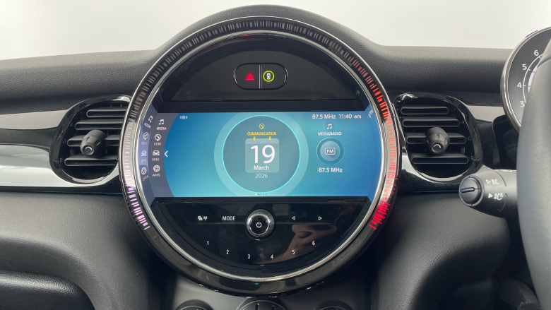 MINI Hatchback 1.5 Cooper Classic 3dr Auto [Comfort Pack] Petrol Hatchback